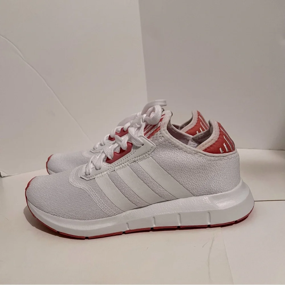 Women’s Adidas Originals Swift Run X W Sneakers, White/Pink, Size 6 1/2 - Picture 7 of 13